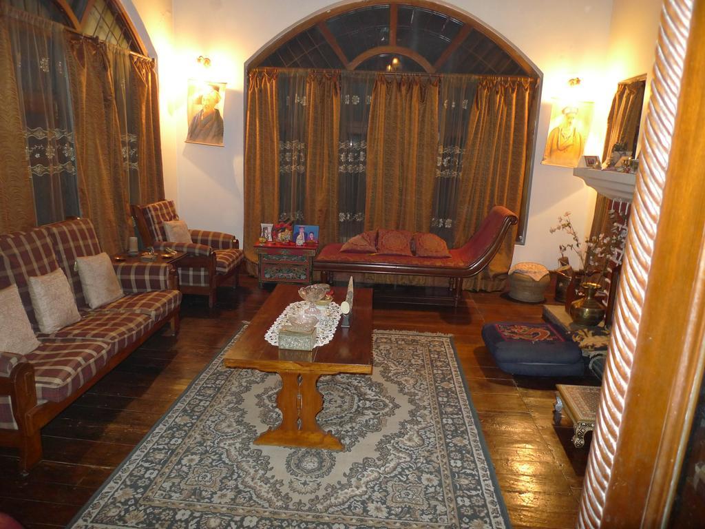 Hilltop Lodge Guwahati Room photo